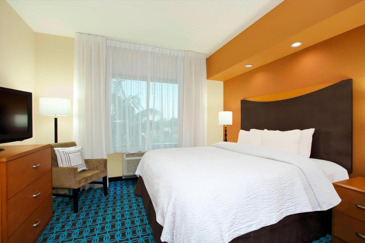 Fairfield Inn & Suites Fort Lauderdale Airport & Cruise Port ดาเนียบีช ภายนอก รูปภาพ