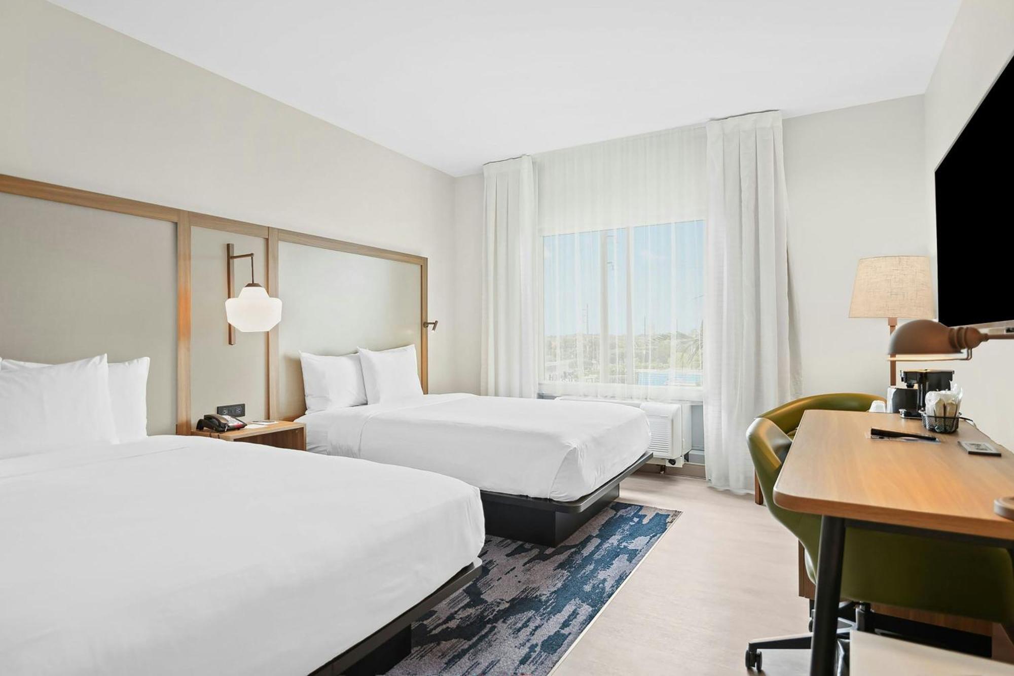 Fairfield Inn & Suites Fort Lauderdale Airport & Cruise Port ดาเนียบีช ภายนอก รูปภาพ