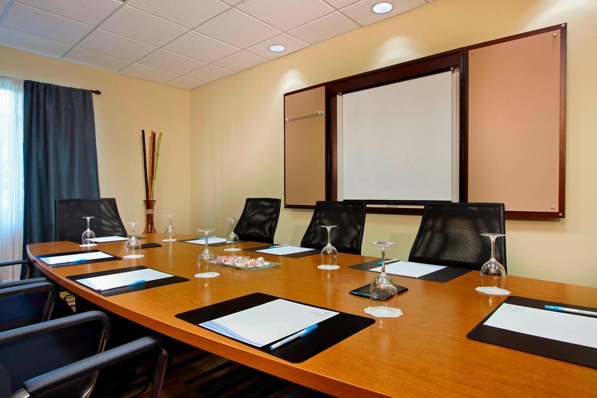 Fairfield Inn & Suites Fort Lauderdale Airport & Cruise Port ดาเนียบีช ภายนอก รูปภาพ