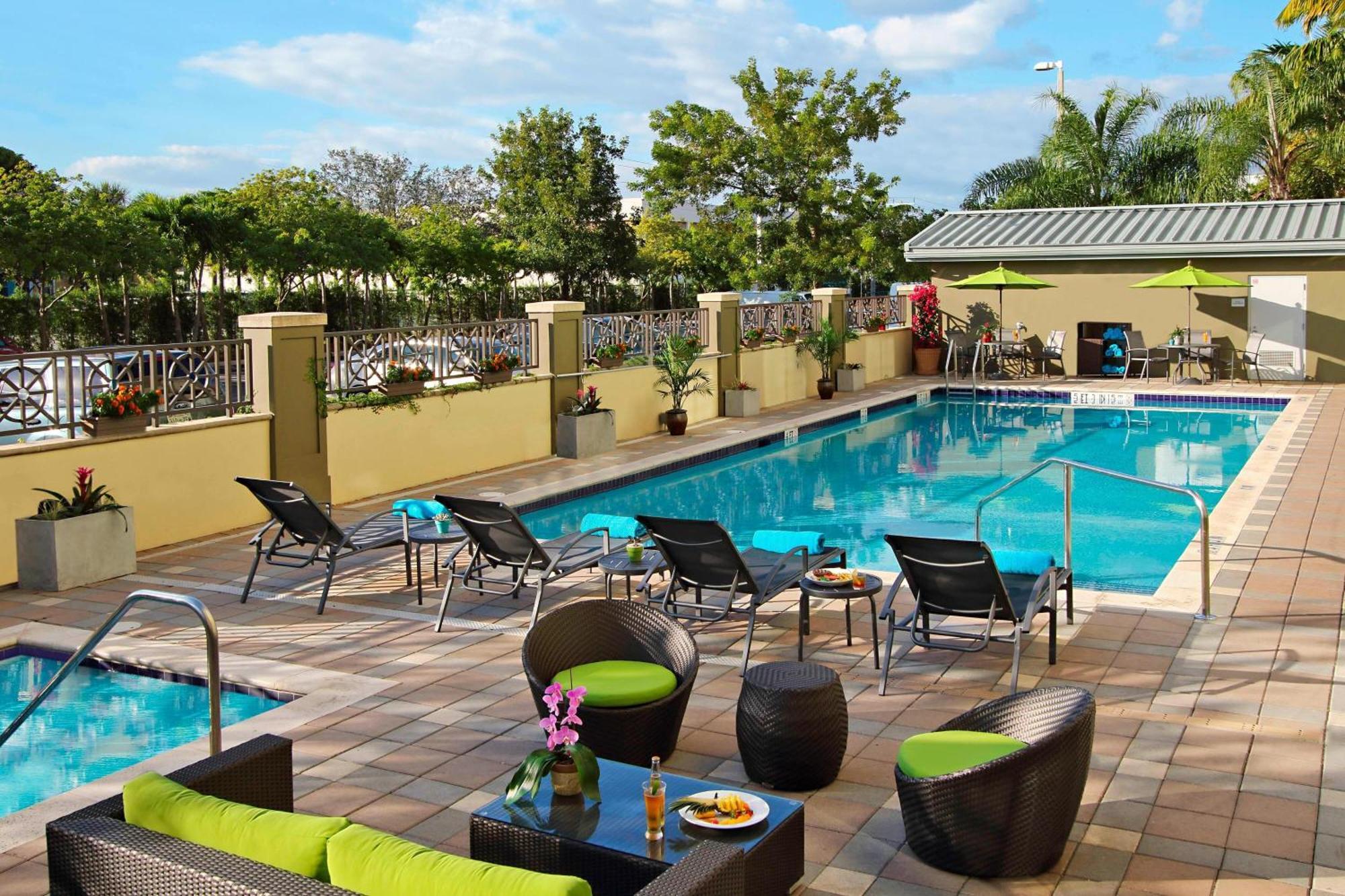 Fairfield Inn & Suites Fort Lauderdale Airport & Cruise Port ดาเนียบีช ภายนอก รูปภาพ