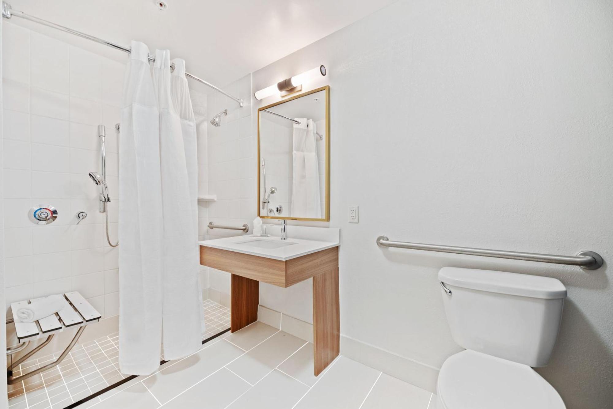 Fairfield Inn & Suites Fort Lauderdale Airport & Cruise Port ดาเนียบีช ภายนอก รูปภาพ